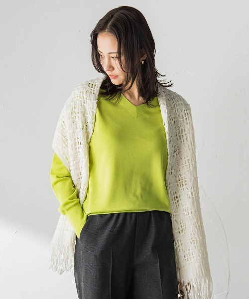 LAUTREAMONT（ロートレアモン）の「Brisbane Vネックニットプルオーバー≪11号あり≫（ニット/セーター・レディース・ブルー/ブラック/ピンク/オフホワイト/ライトブルー/パープル/グリーン系その他/ピンク系その他・9号/11号）」の3枚目の写真