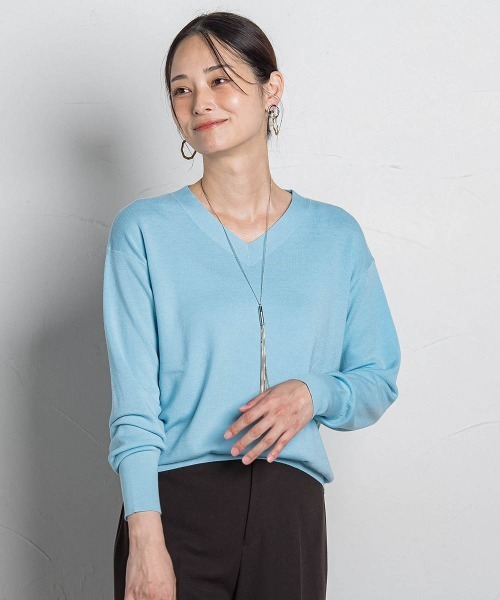 LAUTREAMONT（ロートレアモン）の「Brisbane Vネックニットプルオーバー≪11号あり≫（ニット/セーター・レディース・ブルー/ブラック/ピンク/オフホワイト/ライトブルー/パープル/グリーン系その他/ピンク系その他・9号/11号）」の4枚目の写真