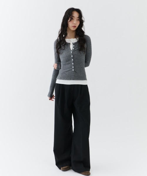NUJOH(ヌゾ)の「Layered Rib Henley Tee / レイヤードリブヘンリーティー(Tシャツ/カットソー・レディース・グレー/チャコールグレー/ブラック・FREE)」の5枚目の写真