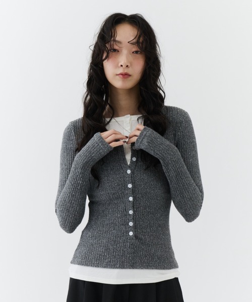 NUJOH(ヌゾ)の「Layered Rib Henley Tee / レイヤードリブヘンリーティー(Tシャツ/カットソー・レディース・グレー/チャコールグレー/ブラック・FREE)」の11枚目の写真