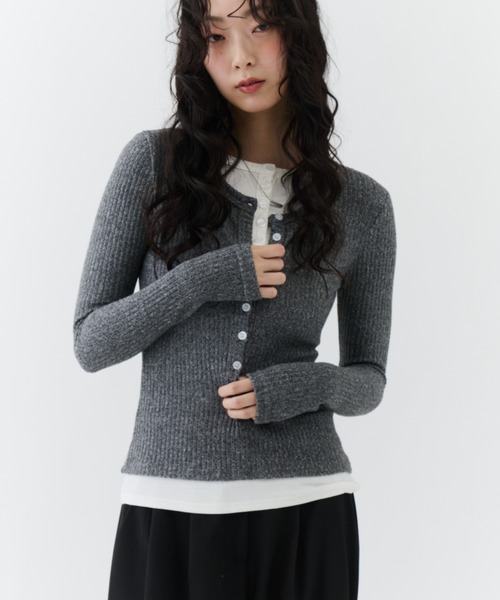 NUJOH(ヌゾ)の「Layered Rib Henley Tee / レイヤードリブヘンリーティー(Tシャツ/カットソー・レディース・グレー/チャコールグレー/ブラック・FREE)」の12枚目の写真