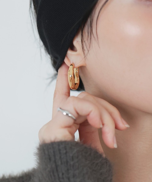 LIAN（リアン）の「ニュアンスフープピアス（ピアス（両耳用）・レディース・ゴールド/シルバー・FREE）」の4枚目の写真