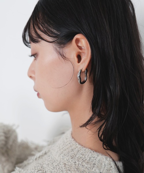 LIAN（リアン）の「ニュアンスフープピアス（ピアス（両耳用）・レディース・ゴールド/シルバー・FREE）」の6枚目の写真