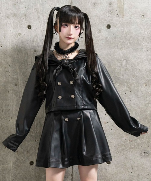 Amilige（アミリージュ）の「PUレザーセーラーセットアップ