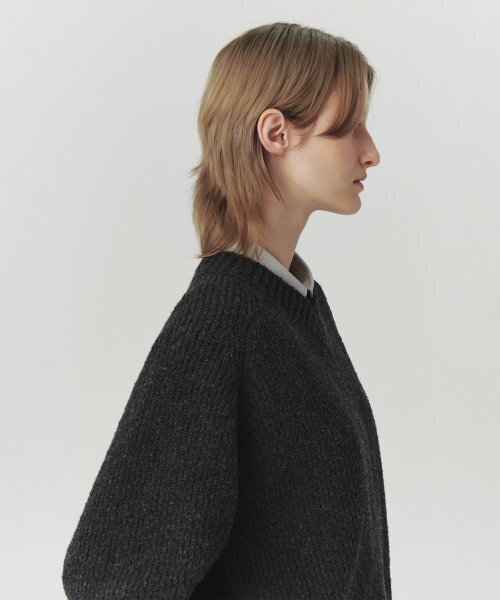 LEVAR（レバー）の「Multi-Boucle V-Neck Knit - Charcoal（ニット/セーター・レディース・チャコールグレー・FREE）」の3枚目の写真