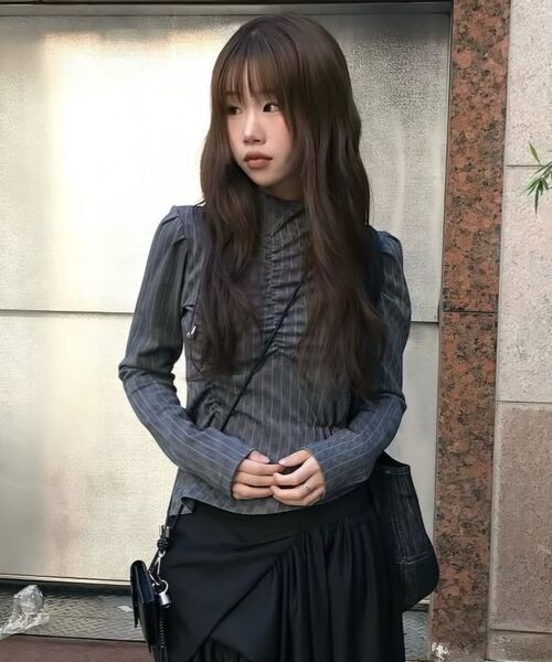 KIMZISU(キムジス)の「Shirring Draped Highneck Top _ BLACK(Tシャツ/カットソー・レディース・ブラック・MEDIUM/SMALL)」の8枚目の写真
