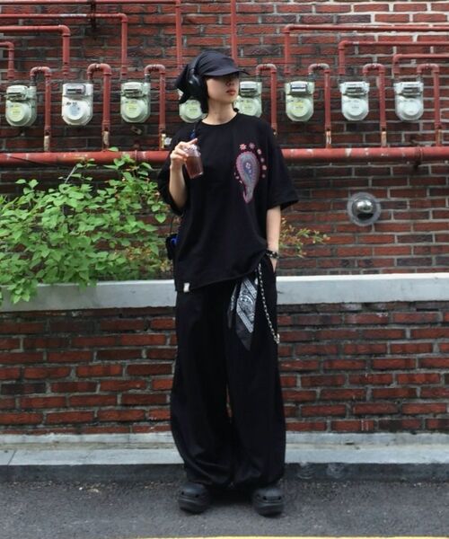 A NOTHING(アナッシング)の「ペイズリープリントカットアウト1/2Tシャツ(チャコール)(Tシャツ/カットソー・レディース・その他・MEDIUM/LARGE)」の2枚目の写真