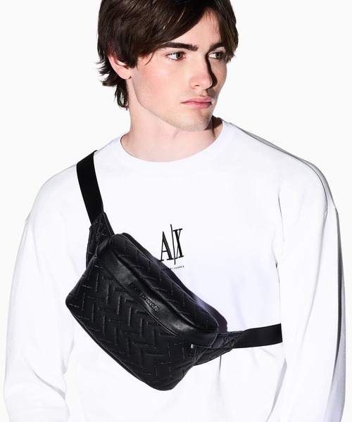 アルマーニエクスチェンジ　エンボスロゴミニボディバッグ アルマーニエクスチェンジ エンボスロゴミニボディバッグ 【公式通販】