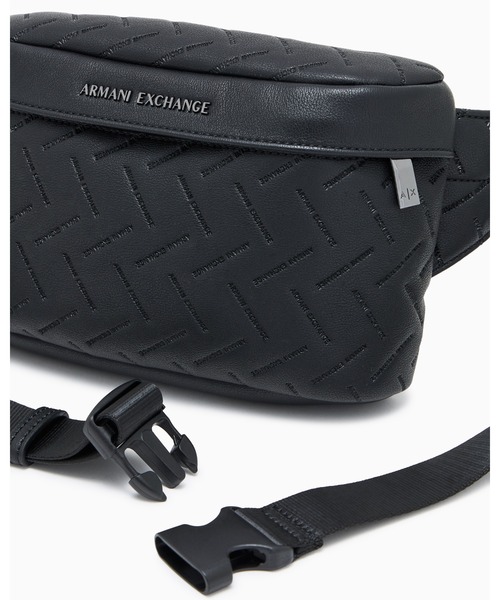 ARMANI EXCHANGE(アルマーニエクスチェンジ)の「【A|X アルマーニ エクスチェンジ】エンボスロゴ ボディバッグ/ウエストバッグ(ボディバッグ/ウエストポーチ・メンズ・ブラック・FREE)」の6枚目の写真