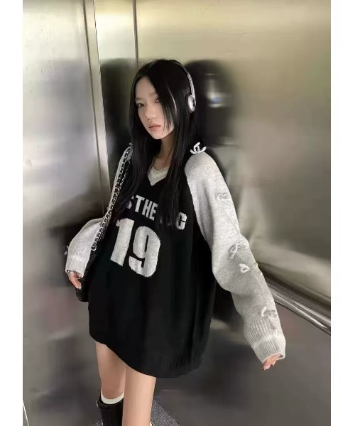 AsheKsha(アシクシャ)の「アメリカンスタイルの蝶結びニットセーター(ニット/セーター・レディース・ブラック/グレー・M)」の9枚目の写真