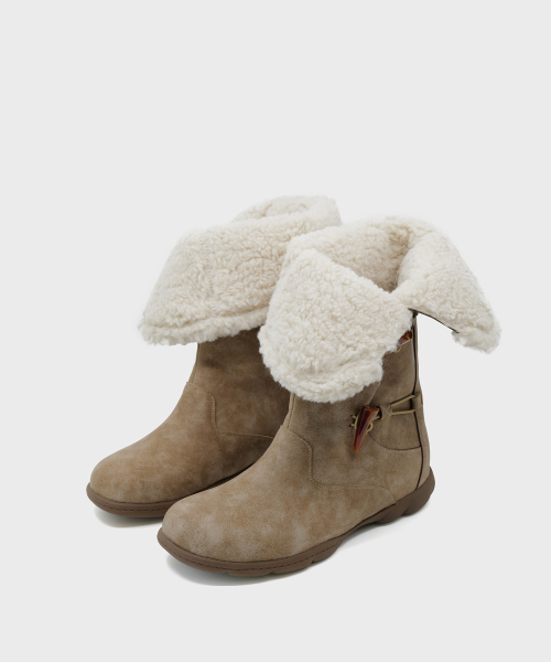 FOGGY MOODY(ポギムディ)の「Mist 0035. Toggle Button Fur Boots - 2colors(ブーツ・レディース・ブラック/Beige・22.5cm/23cm/23.5cm/24cm/24.5cm/25cm)」の9枚目の写真