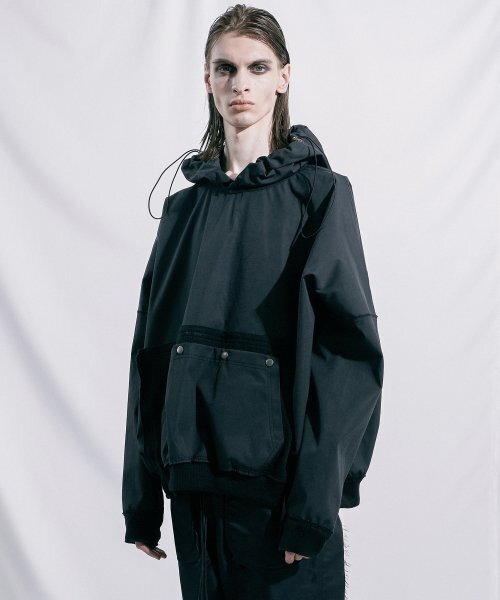 ASPARAGUS(アスパラガス)の「スクエアカットフードパーカー ブラック(パーカー・レディース・その他・SMALL/MEDIUM/LARGE/X-SMALL)」の2枚目の写真