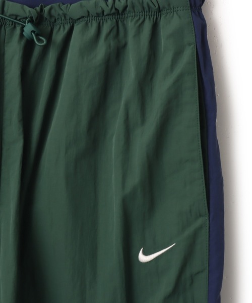 NIKE(ナイキ)の「NIKE AS W NSW PARACHUTE HR PANT / ナイキ ウィメンズ NSW パラシュート HR パンツ 【SP】(その他パンツ・レディース・ブラック/グリーン・S/M/L)」の4枚目の写真