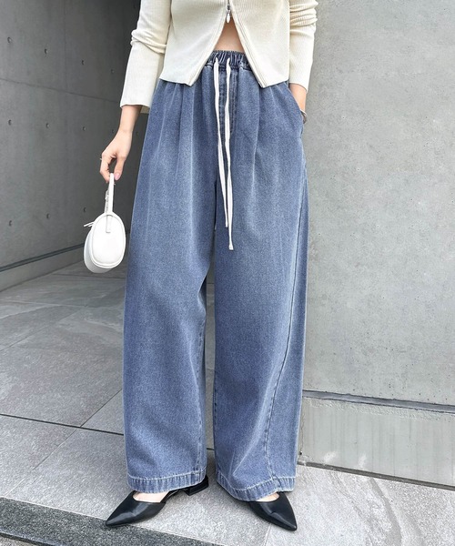 andme（アンドミー）の「コクーンイージーワイドパンツ【デニム/ツイル】（デニムパンツ・レディース・オフホワイト/ブルー/ライトブルー・L/M/S）」の3枚目の写真