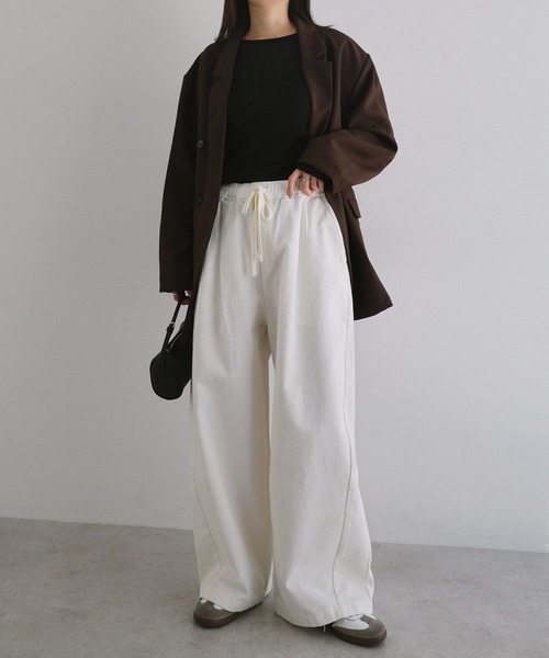 andme（アンドミー）の「コクーンイージーワイドパンツ【デニム/ツイル】（デニムパンツ・レディース・オフホワイト/ブルー/ライトブルー・L/M/S）」の13枚目の写真