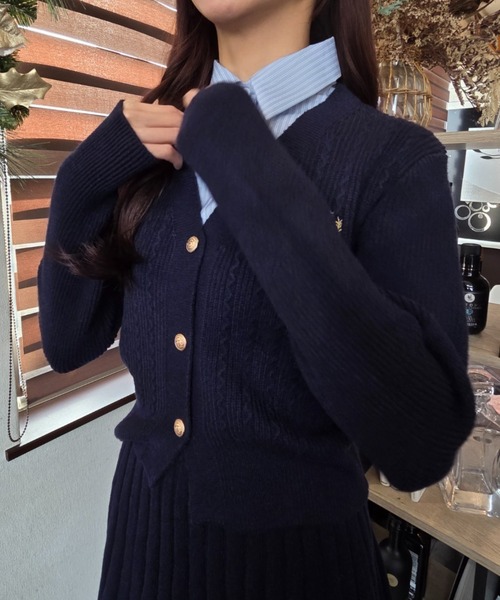 tolene(トレネ)の「シャツ&カーデドッキングニットトップス+プリーツ風ニットミニスカート セットアップ 上下セット(セットアップ・レディース・ネイビー/チャコールグレー・FREE)」の19枚目の写真