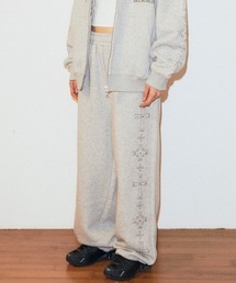 MAHAGRID（マハグリッド）の「mahagrid 『mahagrid/マハグリッド』 Cross Stud Sweatpants/クロススタッズスウェットパンツ（スウェットパンツ）」
