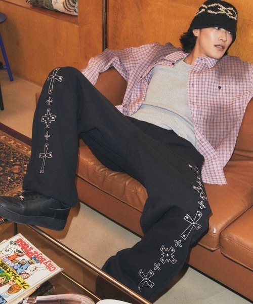 MAHAGRID（マハグリッド）の「mahagrid 『mahagrid/マハグリッド』 Cross Stud Sweatpants/クロススタッズスウェットパンツ（スウェットパンツ・レディース・グレー/ブラック・M）」の4枚目の写真