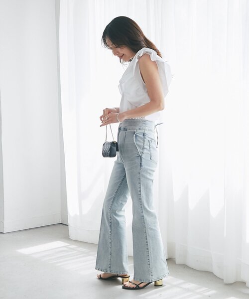 La boutique BonBon(ラブティックボンボン)の「【miki監修・新色・新サイズ登場!】バックレースアップデニムフレアパンツ(デニムパンツ・レディース・ブルー/サックスブルー・PS/38/36/34)」の4枚目の写真