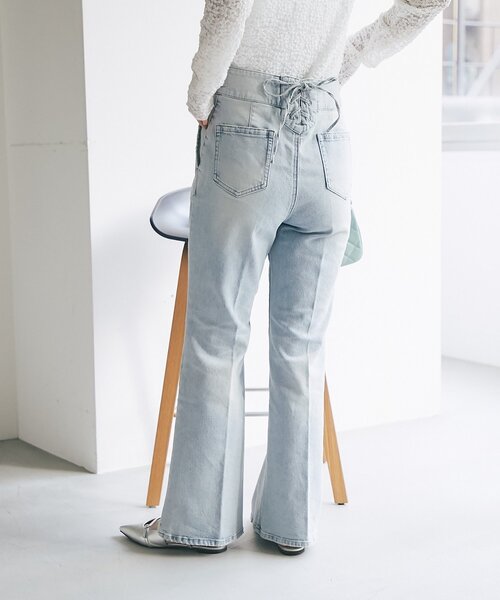 La boutique BonBon(ラブティックボンボン)の「【miki監修・新色・新サイズ登場!】バックレースアップデニムフレアパンツ(デニムパンツ・レディース・ブルー/サックスブルー・PS/38/36/34)」の7枚目の写真