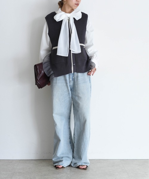 Eimee Law（エイミーロウ）の「配色ラインフリルヘムニットジレ（ベスト・レディース・ブラック/ライトベージュ/ダークグレー・FREE）」の8枚目の写真