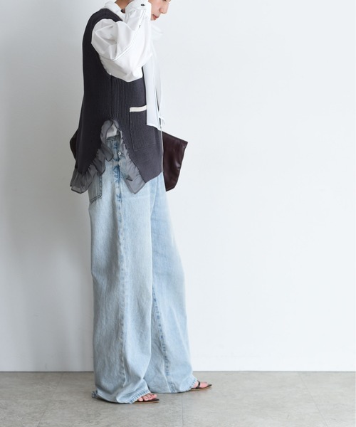 Eimee Law（エイミーロウ）の「配色ラインフリルヘムニットジレ（ベスト・レディース・ブラック/ライトベージュ/ダークグレー・FREE）」の7枚目の写真