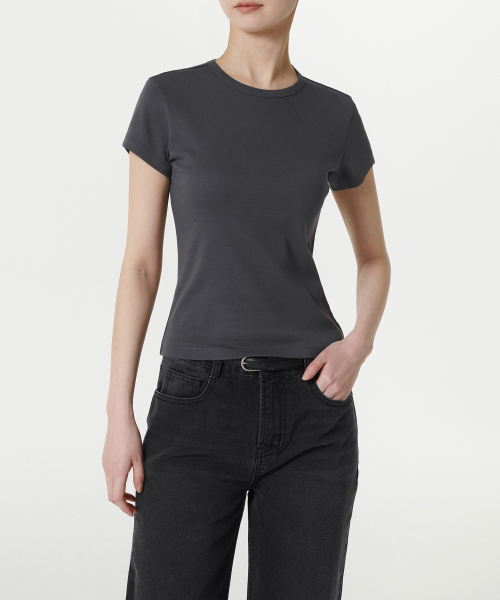 MUSINSA STANDARD WOMAN（ムシンサスタンダードウーマン）の「ウィメンズスリムクルーネックTシャツ[ダークグレー]（Tシャツ/カットソー・レディース・その他・LARGE/MEDIUM/SMALL/X-SMALL）」の4枚目の写真