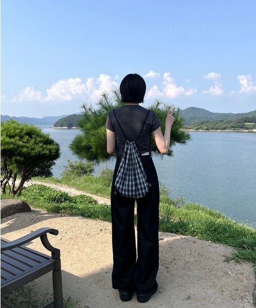 MUSINSA STANDARD WOMAN（ムシンサスタンダードウーマン）の「ウィメンズスリムクルーネックTシャツ[ダークグレー]（Tシャツ/カットソー・レディース・その他・LARGE/MEDIUM/SMALL/X-SMALL）」の3枚目の写真