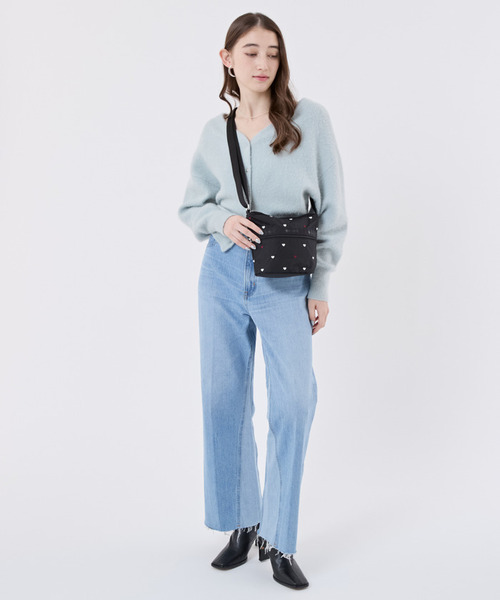LeSportsac(レスポートサック)の「MINI BUCKET SHOULDER BAG レッド/ホワイトハートEMB(ショルダーバッグ・レディース・ブラック・FREE)」の3枚目の写真