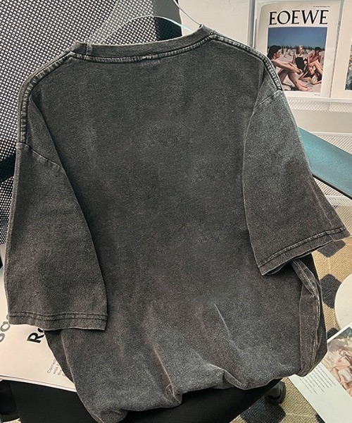yuue' ( wear )（ユーイ）の「オーバーサイズヴィンテージ加工半袖Tシャツ/ラメグリッター/カレッジロゴ/ユニセックス（Tシャツ/カットソー・レディース・ブラック系その他/ブラック・FREE）」の3枚目の写真