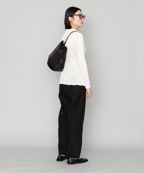 kuros'（クロス）の「【kuros'オリジナル】コーデュラメッシュ × レザー 巾着ワンショルダー（ショルダーバッグ・メンズ・ブラック・FREE）」の18枚目の写真