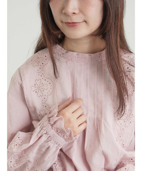 Samansa Mos2（サマンサ モスモス）の「スタンドカラーレースブラウス（シャツ/ブラウス・レディース・オフホワイト/ピンク/キナリ・F）」の8枚目の写真