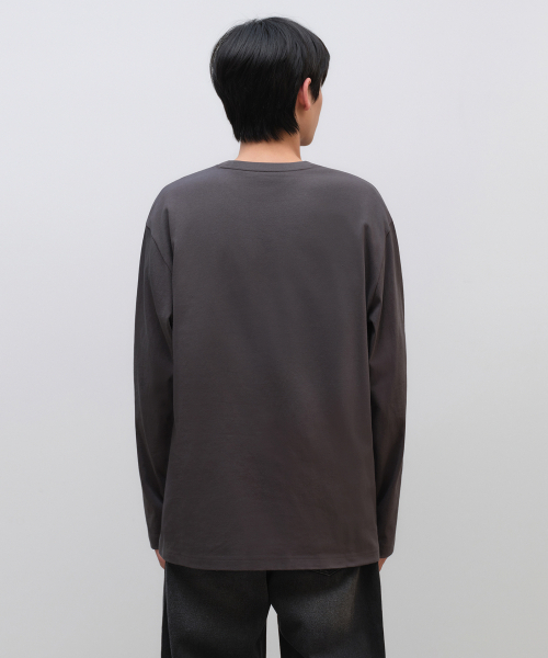 MUSINSA STANDARD（ムシンサスタンダード）の「リラックスドOEクルーネック長袖Tシャツ[ガンメタル]（Tシャツ/カットソー・メンズ・その他・SMALL/MEDIUM/LARGE/X-LARGE/2XL/3XL）」の6枚目の写真