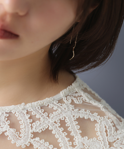 Lilas（リラ）の「ウェーブステーションダイヤアメリカンピアス K10（両耳）（ピアス（両耳用）・レディース・ゴールド・FREE）」の2枚目の写真