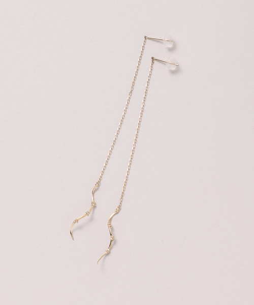 Lilas（リラ）の「ウェーブステーションダイヤアメリカンピアス K10（両耳）（ピアス（両耳用）・レディース・ゴールド・FREE）」の6枚目の写真