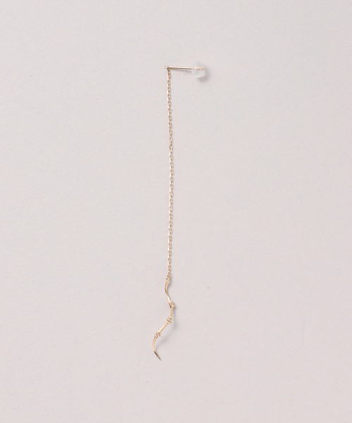 Lilas（リラ）の「ウェーブステーションダイヤアメリカンピアス K10（両耳）（ピアス（両耳用）・レディース・ゴールド・FREE）」の7枚目の写真