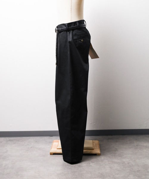 UNIVERSAL OVERALL(ユニバーサルオーバーオール)の「【UNIVERSAL OVERALL】HERITAGE T/C WIDE(チノパンツ・メンズ・ブラック・32inch/34inch/36inch/30inch)」の4枚目の写真