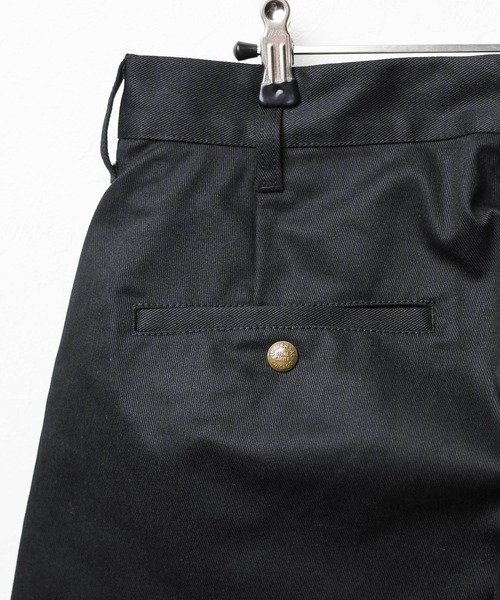 UNIVERSAL OVERALL(ユニバーサルオーバーオール)の「【UNIVERSAL OVERALL】HERITAGE T/C WIDE(チノパンツ・メンズ・ブラック・32inch/34inch/36inch/30inch)」の6枚目の写真