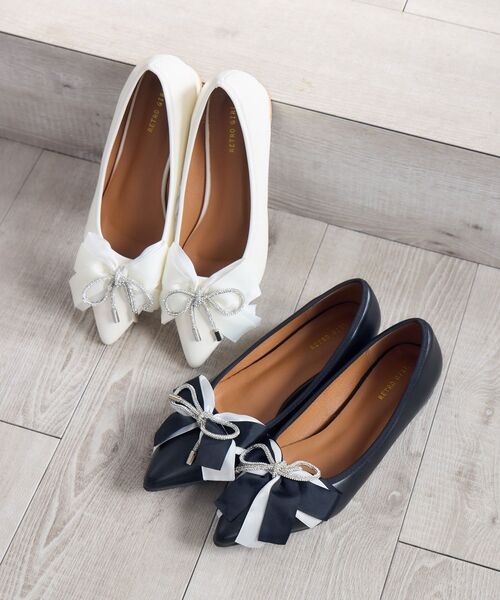 RETRO GIRL（レトロガール）の「リボンパンプス（パンプス・レディース・オフホワイト/ブラック・MEDIUM/LARGE）」の3枚目の写真