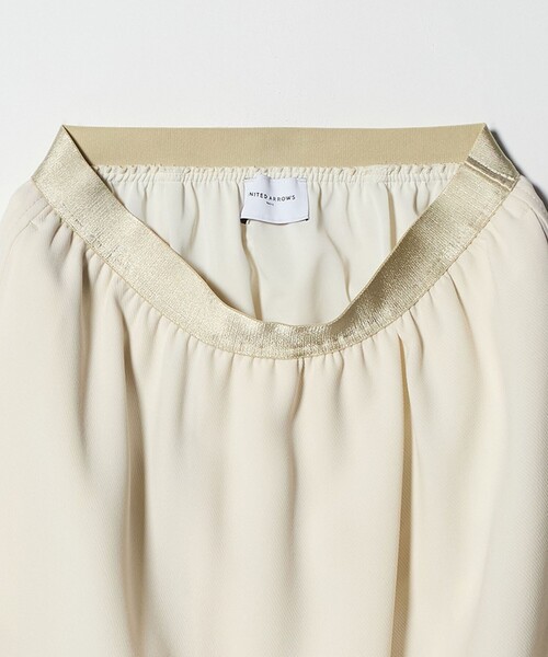 UNITED ARROWS（ユナイテッドアローズ）の「COMFY ラップ マキシスカート WHITE ‐防汚 UVカット ウォッシャブル‐（スカート・レディース・オフホワイト・38/36）」の4枚目の写真