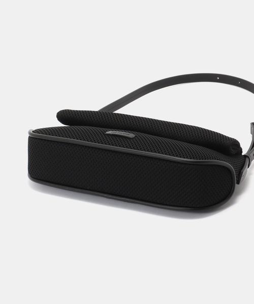 LE TALON（ルタロン）の「ADDCULUMN/アドカラム ROLLA OBLONG M MESH（ショルダーバッグ・レディース・ブラック・FREE）」の6枚目の写真