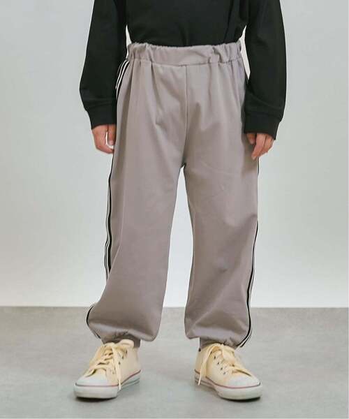 b・ROOM(ビールーム)の「【スクール対応】速乾でシワになりにくいイージーケアラインパンツ(その他パンツ・キッズ・パープル/ブラック/ライトグレー・110cm/150cm/130cm/120cm/100cm/140cm)」の2枚目の写真