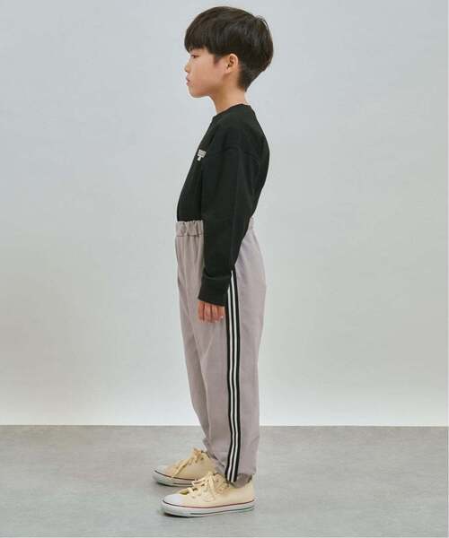 b・ROOM(ビールーム)の「【スクール対応】速乾でシワになりにくいイージーケアラインパンツ(その他パンツ・キッズ・パープル/ブラック/ライトグレー・110cm/150cm/130cm/120cm/100cm/140cm)」の4枚目の写真