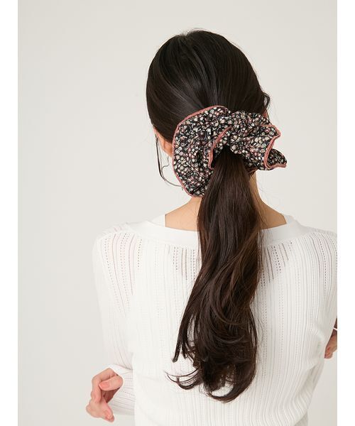 FRAY I.D（フレイアイディー）の「【LIBERTY×FRAY I.D】フリルリボンシュシュ（その他ヘアアクセサリー・レディース・レッド/グリーン/ブラック・F）」の7枚目の写真