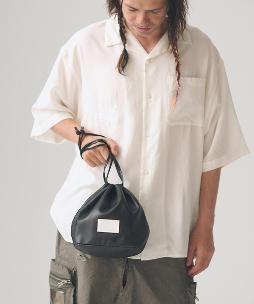 ADAM PATEK(アダムパテック)の「mko13441-water repellent leather drawstring bag 巾着バッグ(AP2619003)(ハンドバッグ・メンズ・ブラック・FREE)」の3枚目の写真