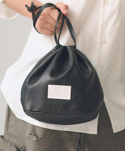 ADAM PATEK(アダムパテック)の「mko13441-water repellent leather drawstring bag 巾着バッグ(AP2619003)(ハンドバッグ・メンズ・ブラック・FREE)」の5枚目の写真