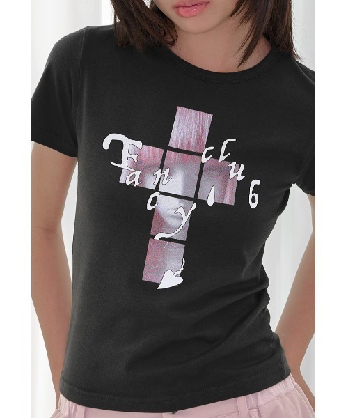 FANCY CLUB(ファンシークラブ)の「A'GEM/9 × .kom 『FANCY CLUB/ファンシークラブ』 CROSS KIRA TEE/クロスキラTシャツ(Tシャツ/カットソー・レディース・ピンク/ホワイト/ブラック・FREE)」の6枚目の写真