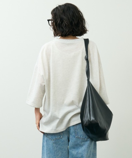 A.D.C.L.（エーディーシーエル）の「フロッキービッグロゴプリント ビッグシルエットTシャツ（Tシャツ/カットソー・レディース・ブラック/オートミール/イエロー・M/L）」の7枚目の写真