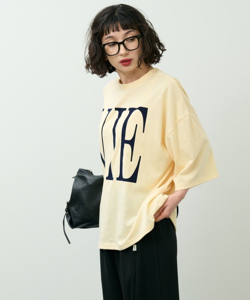 A.D.C.L.（エーディーシーエル）の「フロッキービッグロゴプリント ビッグシルエットTシャツ（Tシャツ/カットソー・レディース・ブラック/オートミール/イエロー・M/L）」の9枚目の写真