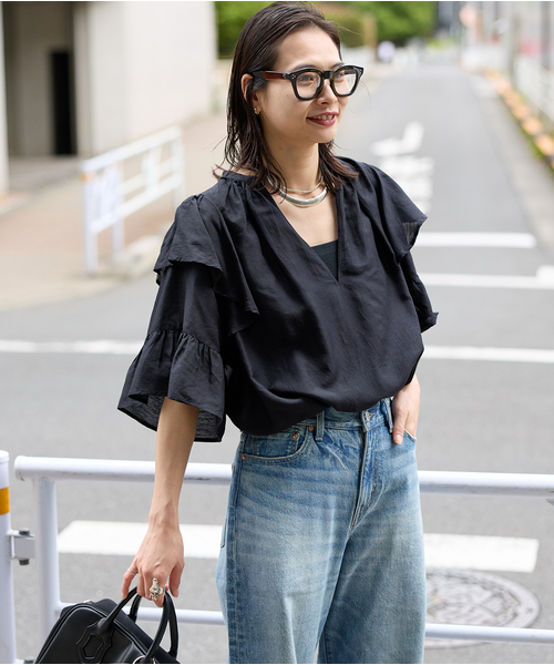 JOURNAL STANDARD(ジャーナルスタンダード)の「《追加》ソフトクロスフリルスリーブブラウス(シャツ/ブラウス・レディース・ブラック/ブラウン・FREE)」の6枚目の写真